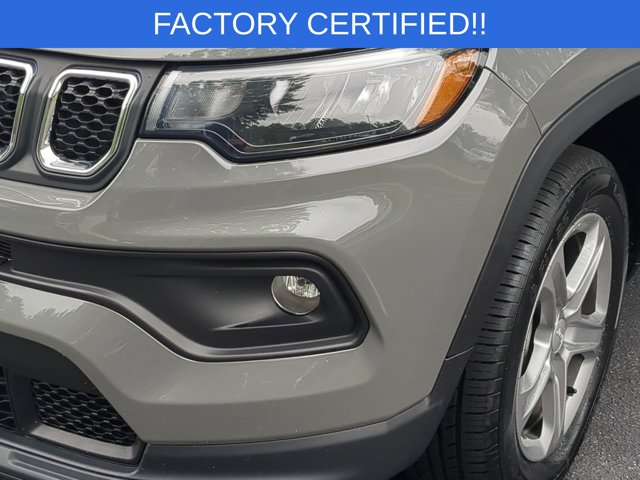 Used 2024 Gray Jeep Latitude image 9