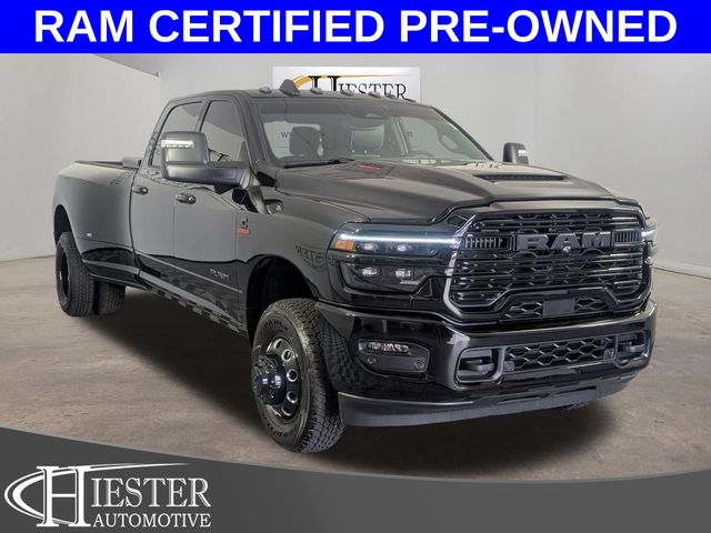 Diamond Black Crystal Pearlcoat 2026 RAM 3500 Pickup Truck Four-Wheel Drive 8-Speed Automatic