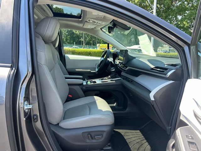Used 2025 Toyota Sienna Van