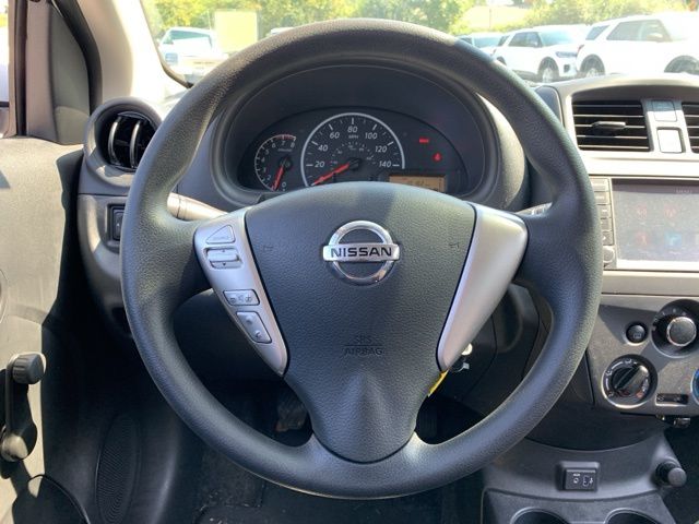 2019 Nissan Versa 1.6 S 14