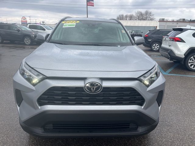 2025 Toyota RAV4 XLE photo 2
