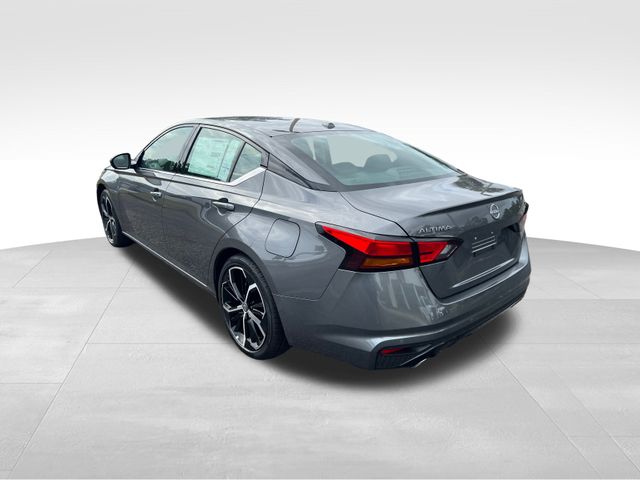 2025 Gun Metallic Nissan Altima SR FWD Sedan
