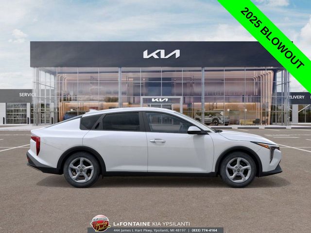 2025 Kia K4 LXS - Photo 7