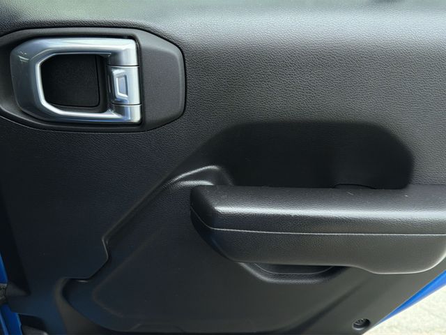 Used 2021 Blue Jeep Freedom Edition image 39