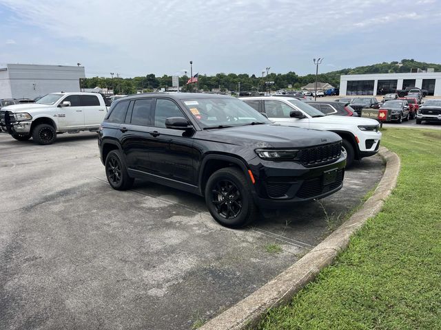 Diamond Black Crystal Pearlcoat 2025 Jeep Grand Cherokee SUV / Crossover Four-Wheel Drive 8-Speed Automatic