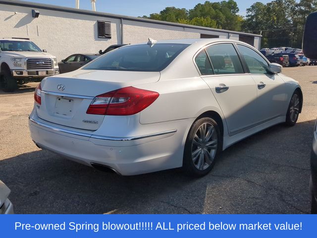 Used 2013 White Hyundai 3.8 image 5