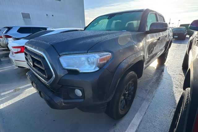 2022 Toyota Tacoma SR5's photo
