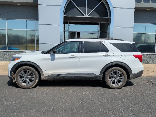 2021 Oxford White Ford Explorer XLT 4X4 SUV