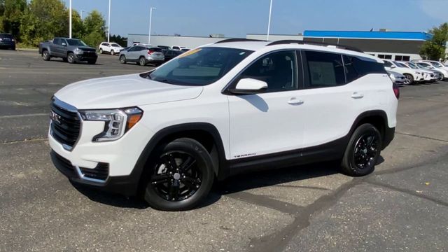 2022 GMC Terrain SLE 4