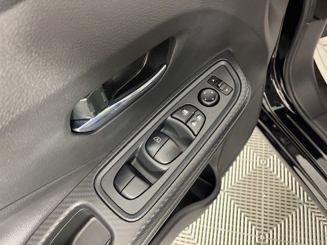 2025 Super Black Metallic Nissan Versa 1.6 SV FWD Sedan