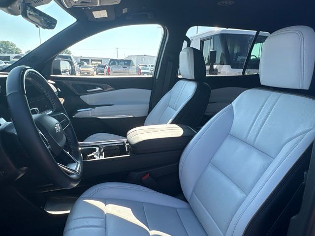 Used 2026 Chevrolet Traverse SUV