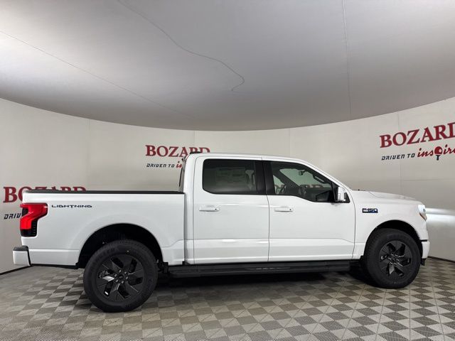 2025 Oxford White Ford F-150 Lightning Lariat AWD Truck