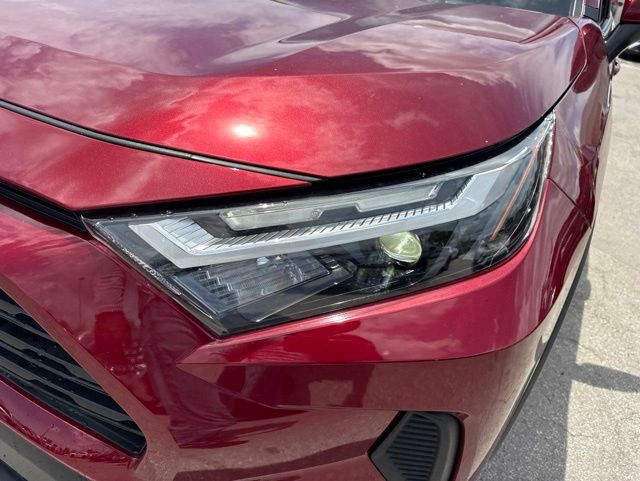 2025 Toyota RAV4 LE - Photo 9