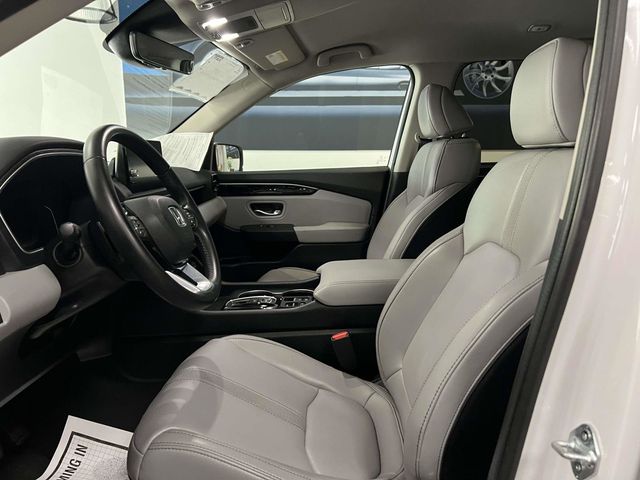 used 2025 Honda Pilot car, priced at $38,991