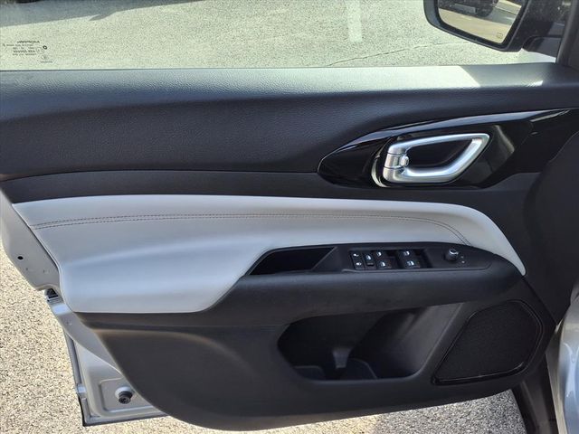 Used 2022 Silver Jeep Limited image 16