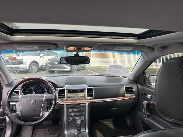 Used 2011 Black Lincoln Base image 25