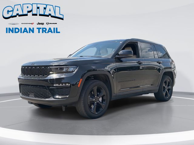 Diamond Black Crystal Pearlcoat 2025 Jeep Grand Cherokee SUV / Crossover Four-Wheel Drive 8-Speed Automatic
