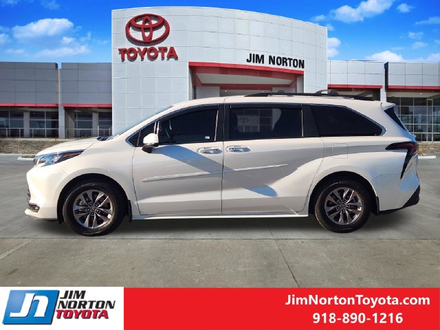 Used 2025 Toyota Sienna Van