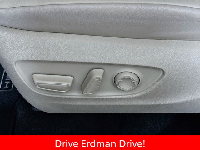 Used 2025 Toyota Highlander SUV