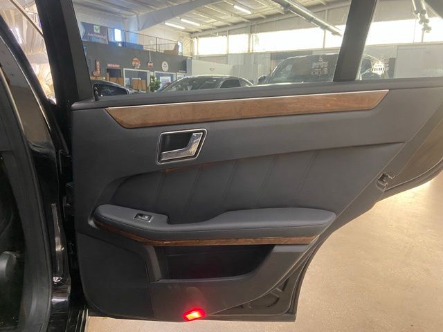 2011 Mercedes-Benz E 350 thumbnail 38