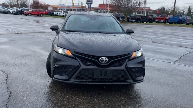 2021 Toyota Camry SE Nightshade 3