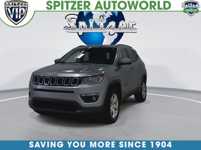 Used 2021 Silver Jeep Latitude image 4