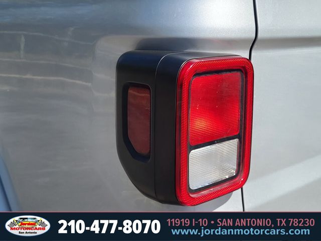Used Car 2022 Jeep Gladiator  Mojave For Sale Under $40,000 In San Antonio, Texas
