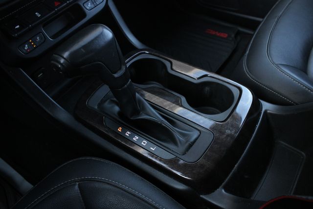 Used 2018 White GMC SLT image 17