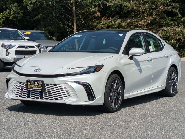 2025 Toyota Camry XSE 8