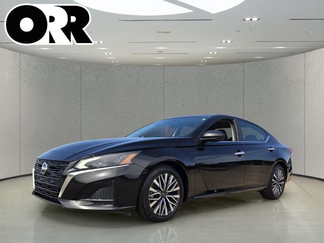Super Black 2025 Nissan Altima Sedan Front-Wheel Drive Continuously Variable Transmission