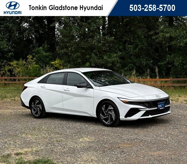 Serenity White 2025 Hyundai Elantra Sedan Front-Wheel Drive Continuously Variable Transmission