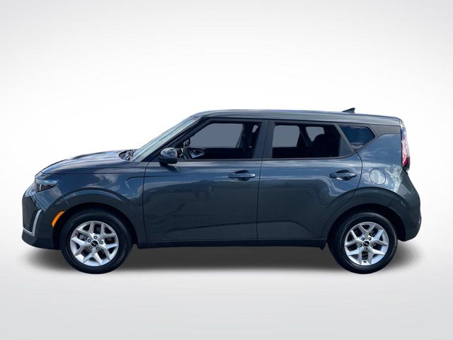 2023 Kia Soul LX 2