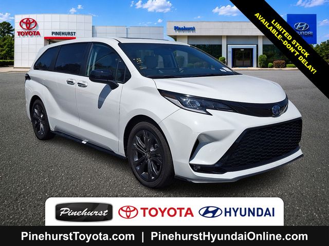 White 2025 Toyota Sienna XSE 7-Passenger FWD Minivan Front-Wheel Drive Continuously Variable Transmission