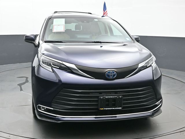 2022 Toyota Sienna XLE 11