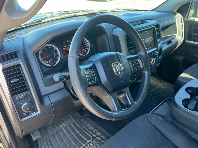 2019 Brilliant Black Crystal Pearlcoat Ram 1500 Classic Express 4X4 Truck