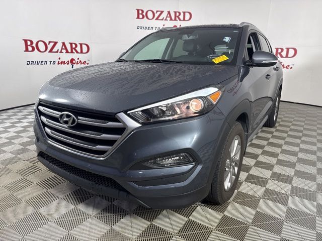 2017 Coliseum Gray Hyundai Tucson SE Plus FWD SUV