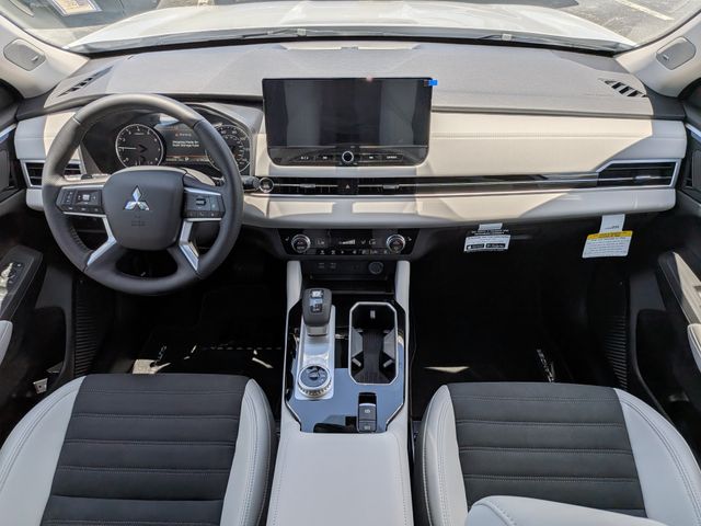 2026 White Diamond Mitsubishi Outlander SE FWD SUV