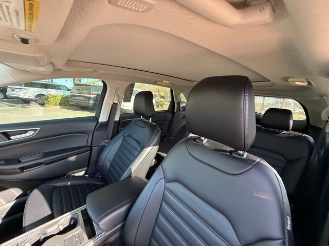 2023 Ford Edge SEL photo