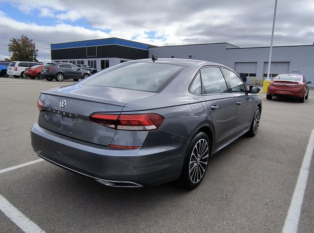 2022 Volkswagen Passat 2.0T Limited Edition 3