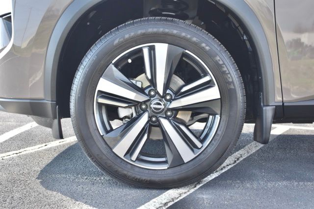 Used 2025 Nissan Rogue SL 4D Sport Utility