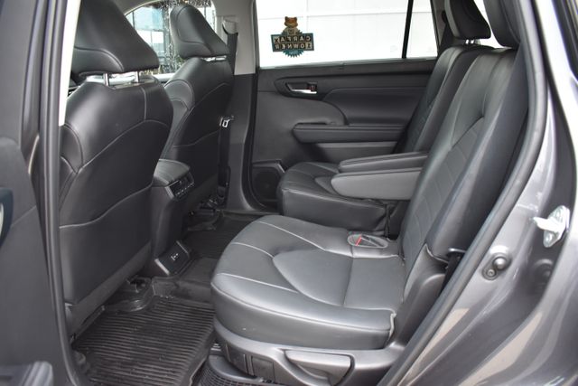 Used 2022 Toyota Highlander Hybrid SUV