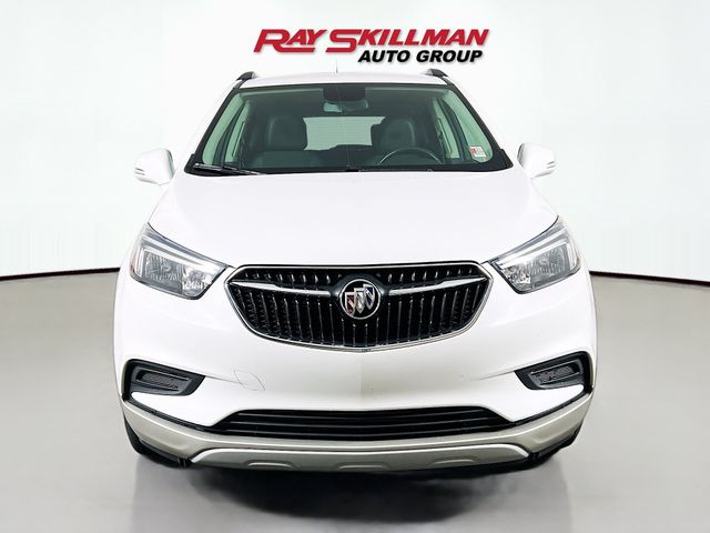 Used 2019 White Buick Preferred image 2