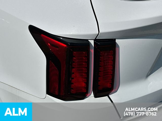 Used 2022 White Kia S image 11