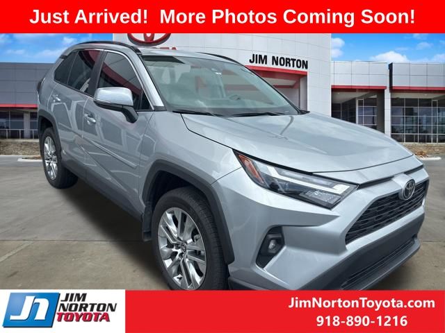 2025 Toyota RAV4 XLE Premium FWD's photo