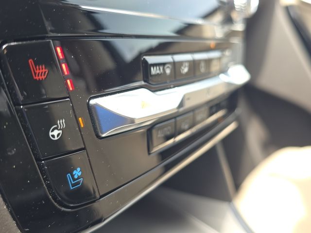 2023 Ford Explorer Platinum:B02247