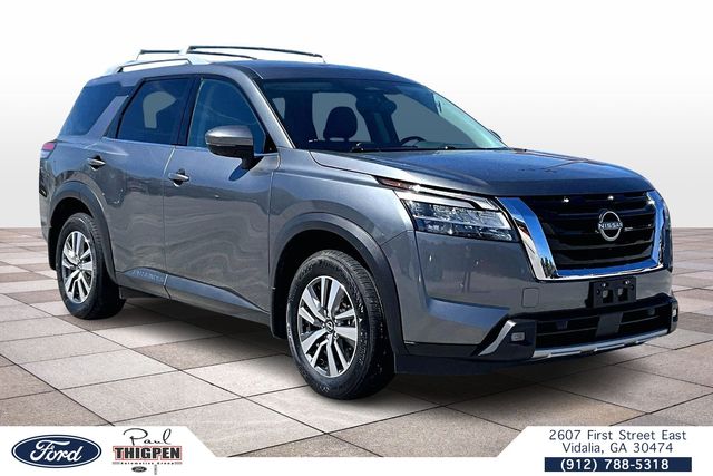 2022 Nissan Pathfinder SL FWD