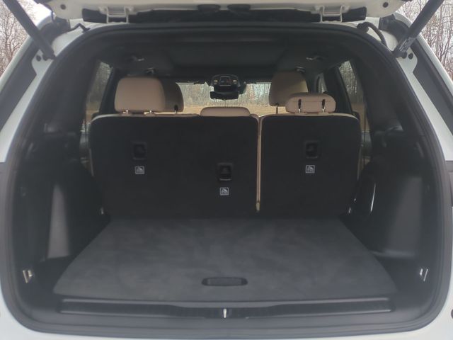 Used 2022 White Jeep 4xe image 23