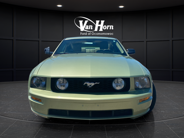 Used 2006 Legend Lime Clearcoat Metallic Ford GT Deluxe image 2