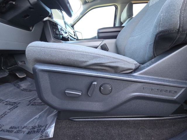 2022 Ford F-150 XLT:B02004