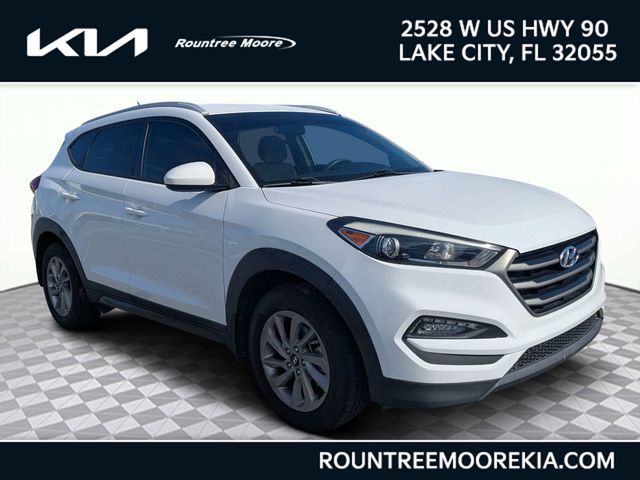 Winter White 2016 Hyundai Tucson SUV / Crossover Front-Wheel Drive 6-Speed Automatic Overdrive